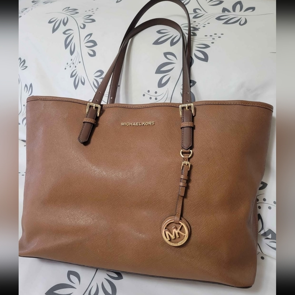 Micheal Kors Jet Set Tote Handbag